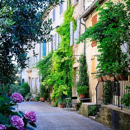 Maison De Lauris-3